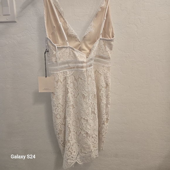 Revolve Superdown Remi Lace Mini Coctail Dress Size XS NEW!🤍🤍 - Picture 8 of 10